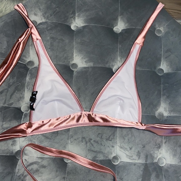 Bikini - Picture 3 of 3